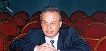 Firuz Mustafa Şərq və Qərb haqqında